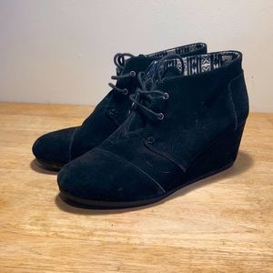 Toms black suede desert wedge bootie (size 12)